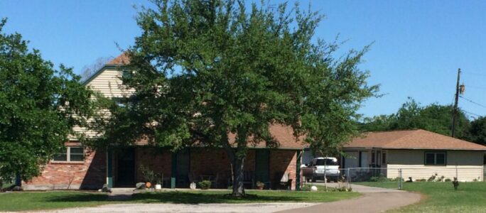 3 - Robstown - acreage and guest quarters